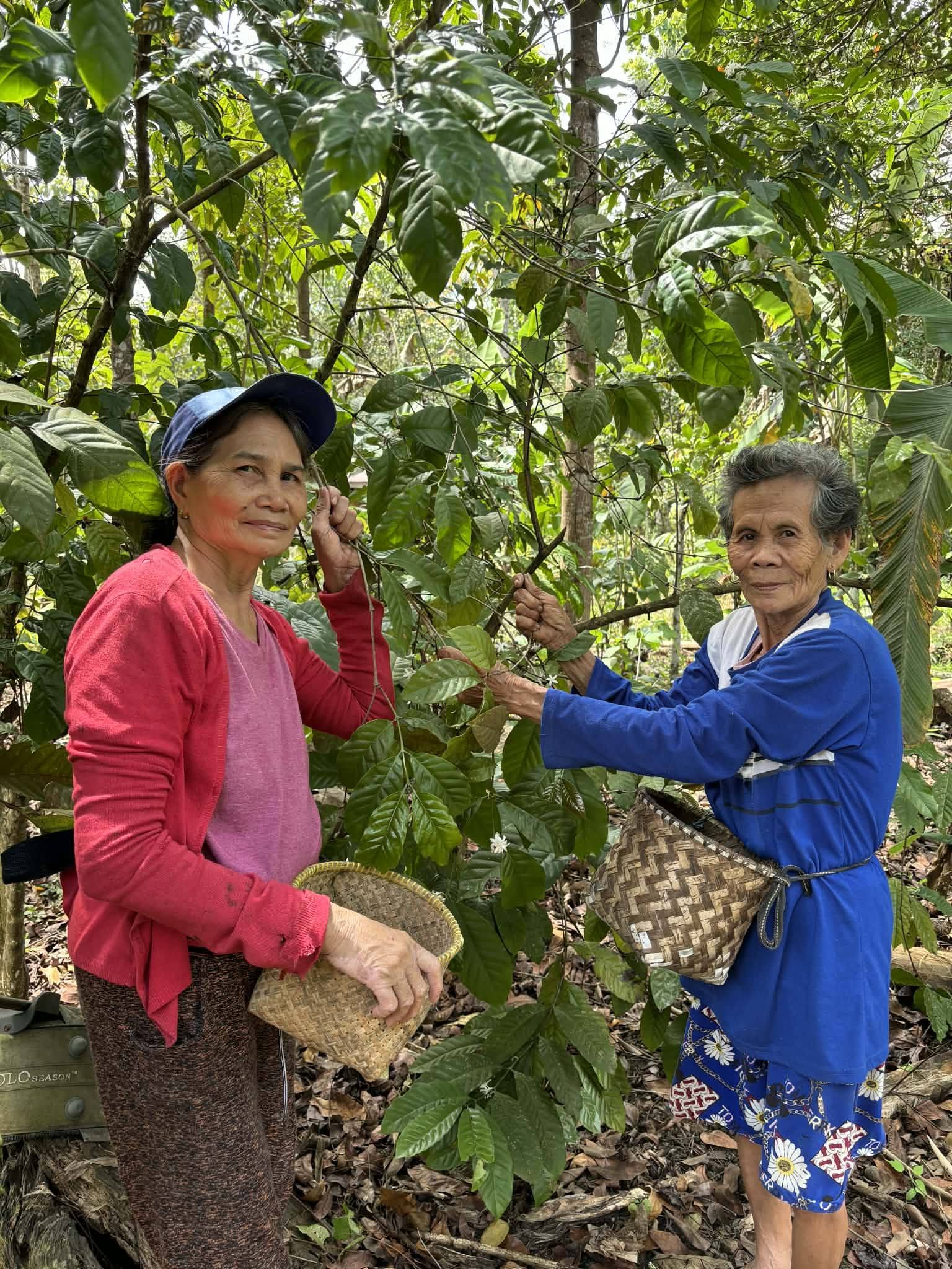 Nida Española and Teresita Dapitan, local farmer partners since 2021